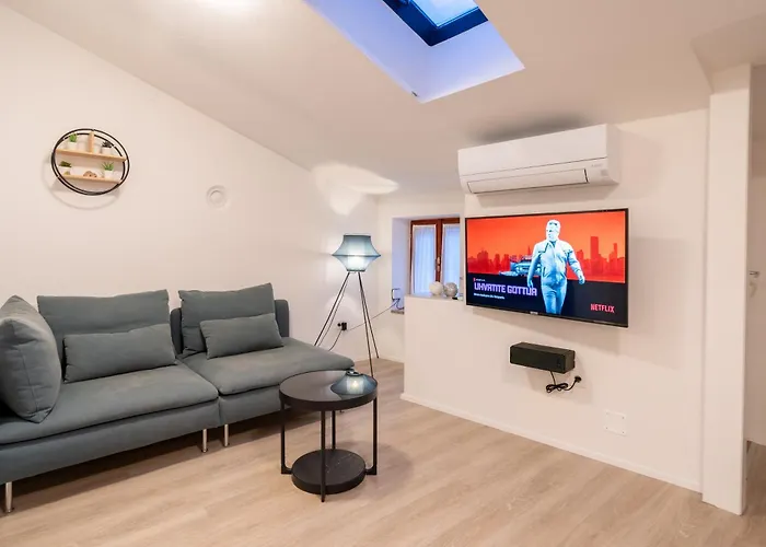 Loft With 2 Bedrooms - Historical District